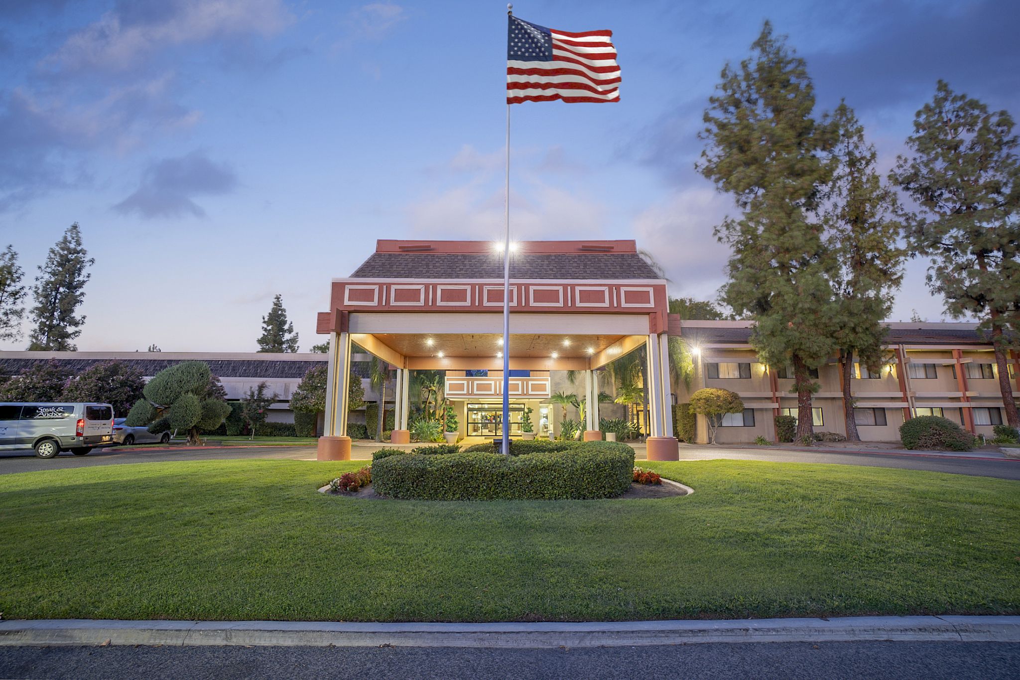 Contact Us | Fresno Airport Hotels - Piccadilly Inn Airport